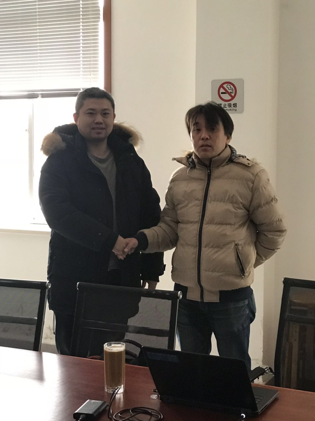 億東稱(chēng)重與YAMATO代表合影